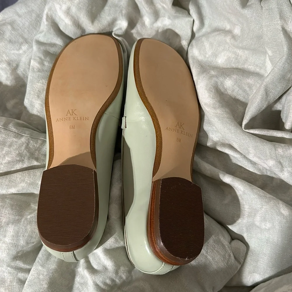 Anne Klein Women's Cream Loafers